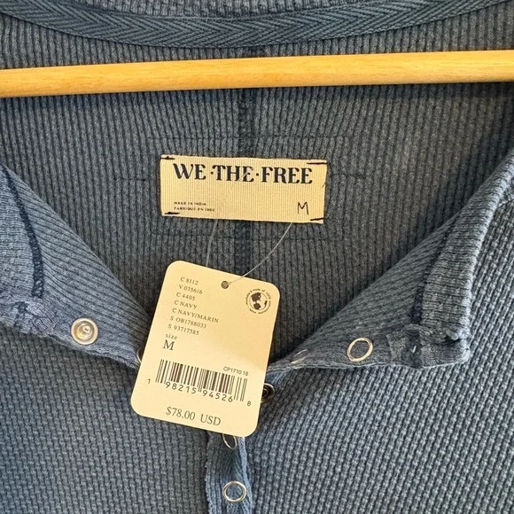 NWT Free People twisted cable button cuff Henley shirt- Medium, navy blue - Picture 5 of 6